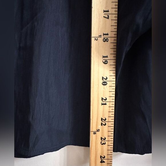 Chico’s Pintuck Dolman Sleeve Shirt Size 2.5 US 14 Cap Sleeve Neck Button Navy - Picture 9 of 10